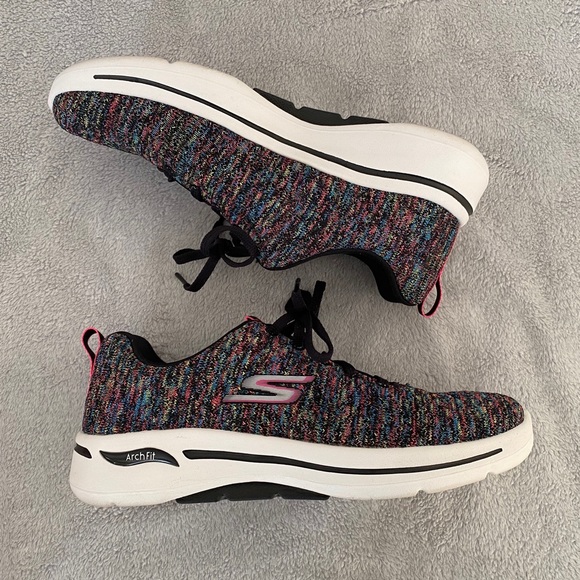 Skechers Shoes - 🖤LIKE NEW Skechers ArchFit Go-Walk Sneakers